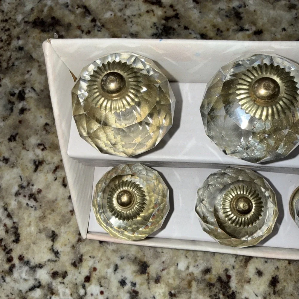 NEW Set of 6 APHORISM Glass KnobsDrawer Pull‎ Knob Gold Trim Hardware.  5593